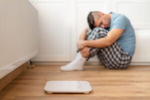person-with-eating-disorder-having-weight-problems (1)