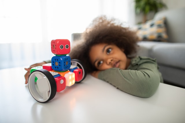 robo-wunderkind-oUgZVBaGcEQ-unsplash (1)